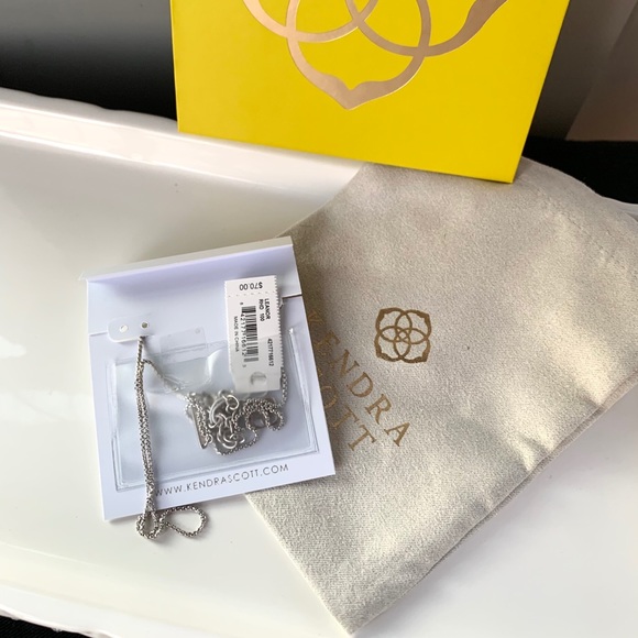 NWT Kendra Scott Rhodium mother pearl pendant - Picture 4 of 5